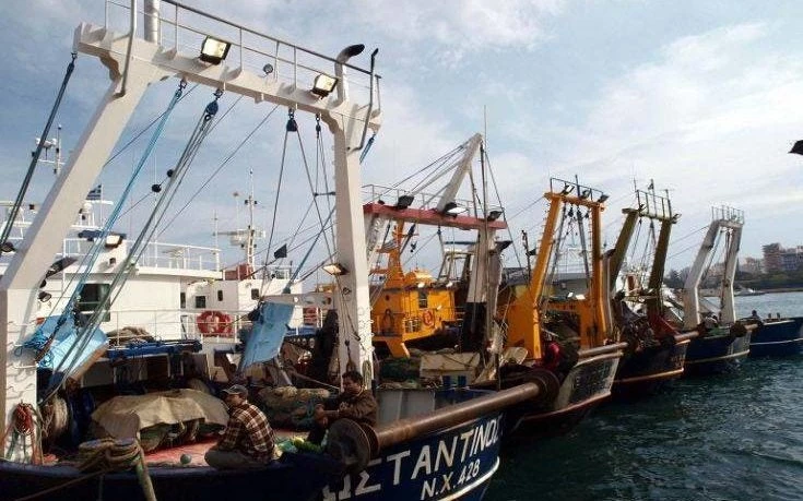 «Μπαίνουν μέσα, τους διώχνει το λιμενικό και μετά ξαναμπαίνουν» – Οργή Ελλήνων ψαράδων κατά Τούρκων – Ζητούν συλλήψεις